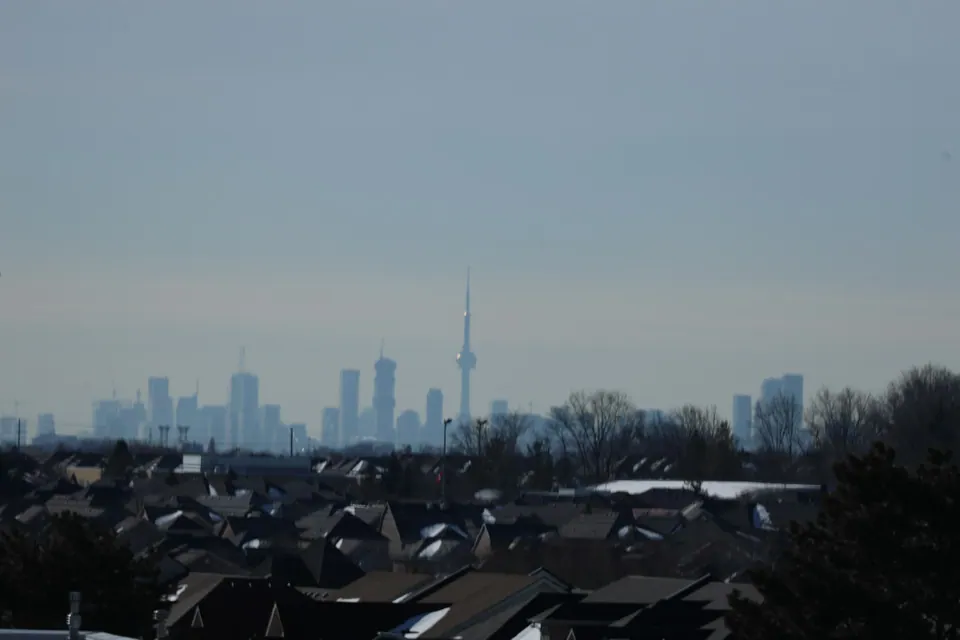 Toronto skyline and the CN Tower at dusk
